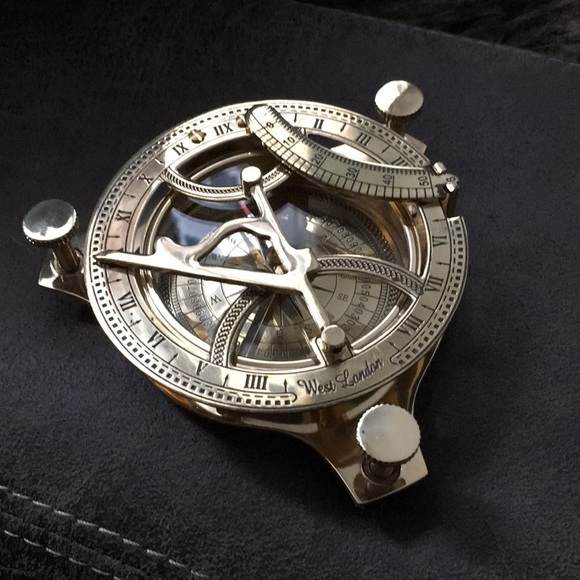 Antique compass 🧭 - Picture 1 of 3